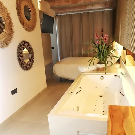 Les Cases Del Mar Apartahotel *